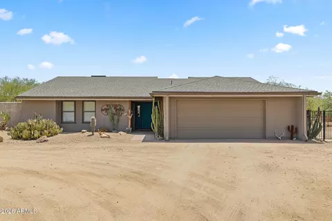 Exterior - 1011 E Maddock Rd, Phoenix, AZ 85086 photo 3 of 14