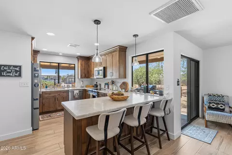 Kitchen - 1011 E Maddock Rd, Phoenix, AZ 85086 photo 3 of 5