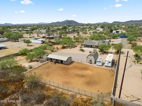 View/Area - 1011 E Maddock Rd, Phoenix, AZ 85086 photo 2 of 6
