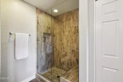 Bath - 4530 W Continental Dr, Glendale, AZ 85308 photo 2 of 3