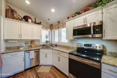 Kitchen - 3510 E Hampton Ave #114, Mesa, AZ 85204 photo 3 of 4