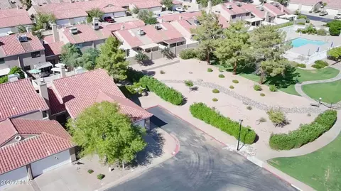 View/Area - 3510 E Hampton Ave #114, Mesa, AZ 85204 photo 2 of 7