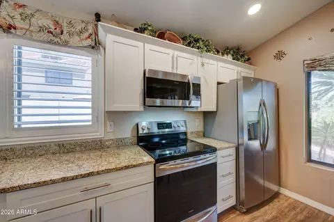 Kitchen - 3510 E Hampton Ave #114, Mesa, AZ 85204 photo 2 of 4
