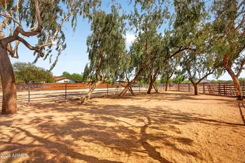 Exterior - 141 E Cloud Rd, Phoenix, AZ 85086 photo 22 of 31