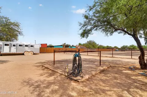 Exterior - 141 E Cloud Rd, Phoenix, AZ 85086 photo 27 of 31