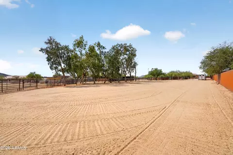 Exterior - 141 E Cloud Rd, Phoenix, AZ 85086 photo 24 of 31