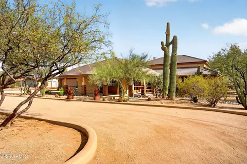 Exterior - 141 E Cloud Rd, Phoenix, AZ 85086 photo 6 of 31