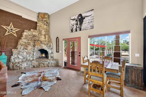 Dining - 141 E Cloud Rd, Phoenix, AZ 85086 photo 1 of 4