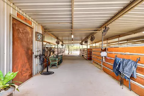 Entry Way - 141 E Cloud Rd, Phoenix, AZ 85086 photo 7 of 8