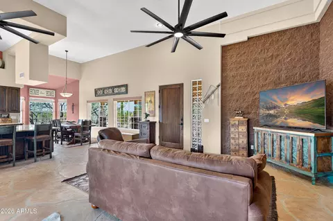 Living - 141 E Cloud Rd, Phoenix, AZ 85086 photo 3 of 4