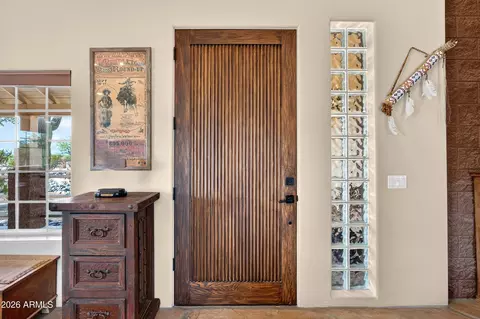 Entry Way - 141 E Cloud Rd, Phoenix, AZ 85086 photo 2 of 8