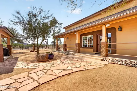 Exterior - 141 E Cloud Rd, Phoenix, AZ 85086 photo 11 of 31