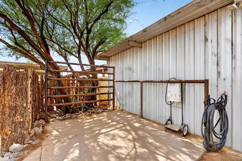 Exterior - 141 E Cloud Rd, Phoenix, AZ 85086 photo 23 of 31