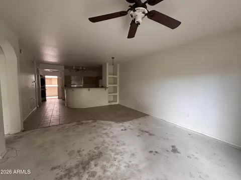 Living - 920 E Devonshire Ave #2006, Phoenix, AZ 85014 photo 3 of 3
