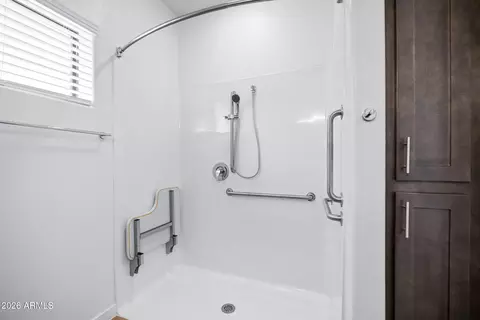 Bath - 2331 E Mcarthur Dr, Tempe, AZ 85288 photo 2 of 3