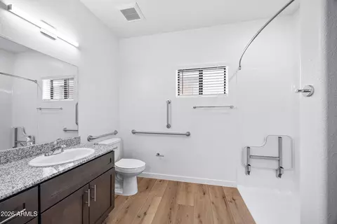 Bath - 2331 E Mcarthur Dr, Tempe, AZ 85288 photo 1 of 3