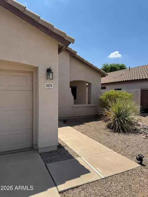 Exterior - 2575 E Brooks St, Gilbert, AZ 85296 photo 2 of 8