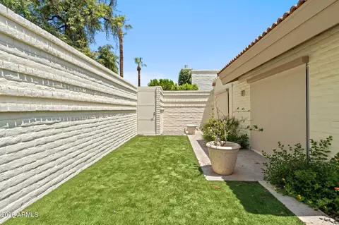 Exterior - 4 E San Miguel Ave, Phoenix, AZ 85012 photo 6 of 10