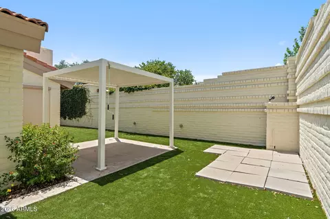 Exterior - 4 E San Miguel Ave, Phoenix, AZ 85012 photo 7 of 10