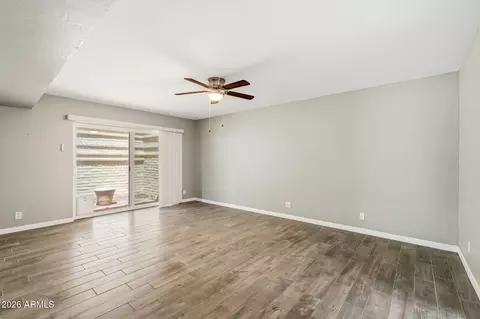 Living - 4 E San Miguel Ave, Phoenix, AZ 85012 photo 8 of 10