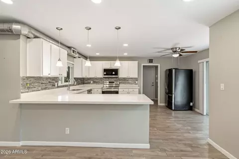 Kitchen - 4 E San Miguel Ave, Phoenix, AZ 85012 photo 1 of 3
