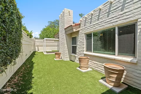 Exterior - 4 E San Miguel Ave, Phoenix, AZ 85012 photo 4 of 10