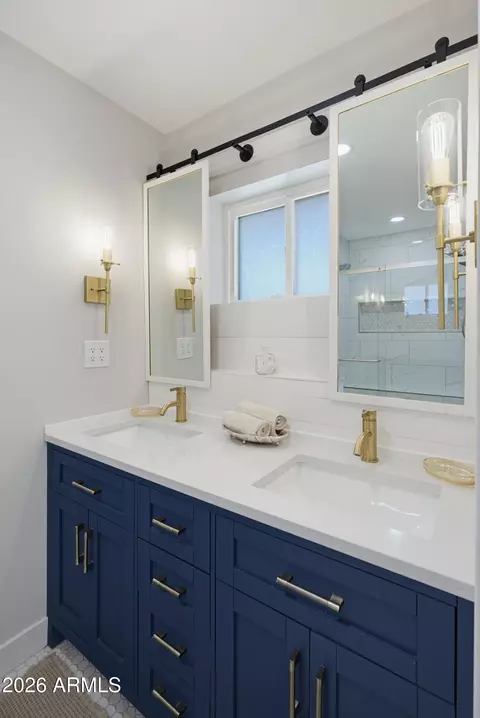 Bath - 2810 E Joan Darc Ave, Phoenix, AZ 85032 photo 5 of 5
