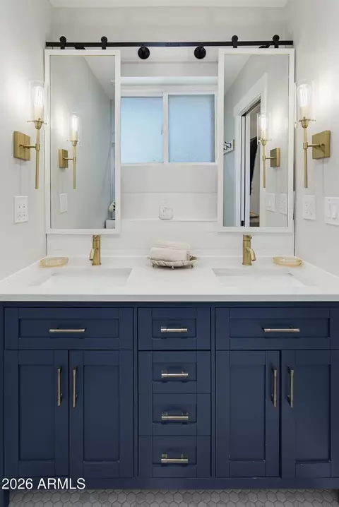 Bath - 2810 E Joan Darc Ave, Phoenix, AZ 85032 photo 2 of 5