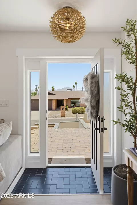 Entry Way - 2810 E Joan Darc Ave, Phoenix, AZ 85032 photo 2 of 2