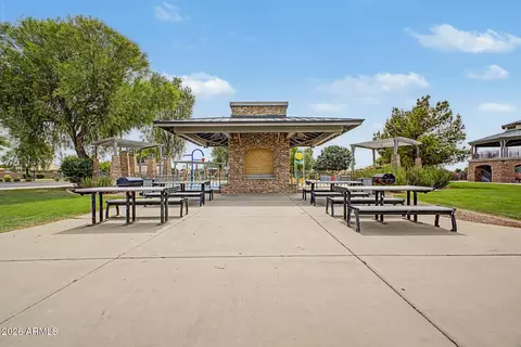 View/Area - 859 E Aberdeen Dr, Gilbert, AZ 85298 photo 3 of 7