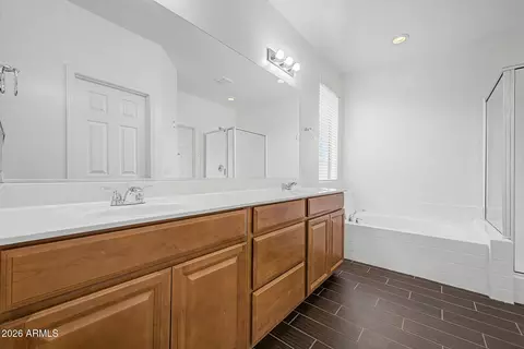 Bath - 859 E Aberdeen Dr, Gilbert, AZ 85298 photo 1 of 4
