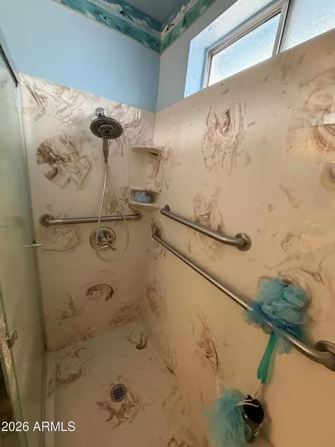 Bath - 720 W Wagoner Rd, Phoenix, AZ 85023 photo 3 of 4