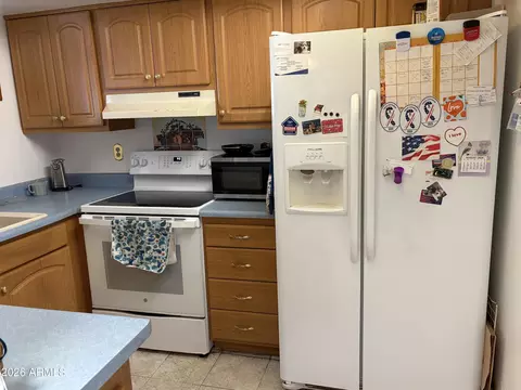 Kitchen - 720 W Wagoner Rd, Phoenix, AZ 85023 photo 1 of 3