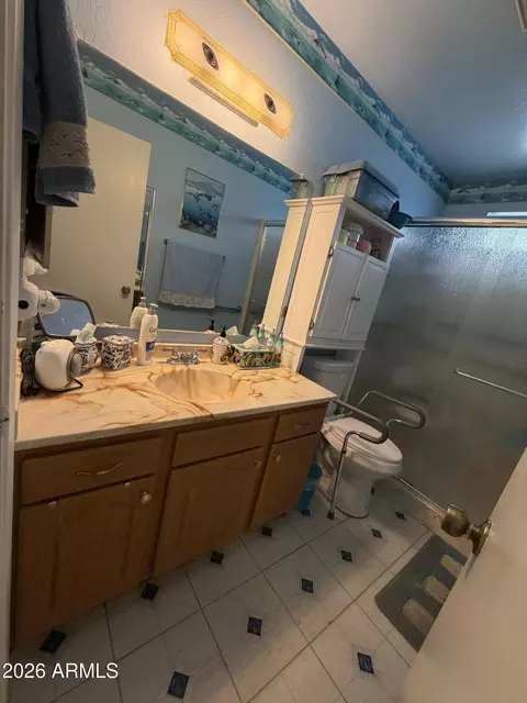 Bath - 720 W Wagoner Rd, Phoenix, AZ 85023 photo 1 of 4