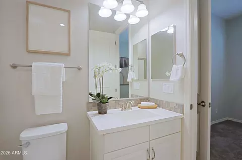Bath - 4290 E Cynthia St, Gilbert, AZ 85295 photo 5 of 11