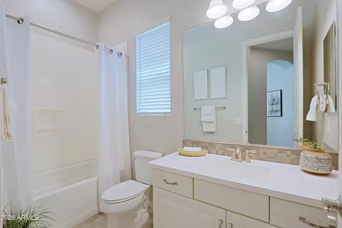 Bath - 4290 E Cynthia St, Gilbert, AZ 85295 photo 8 of 11