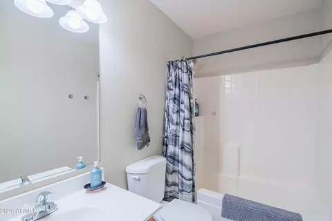 Bath - 1075 E Parkview Ct, Gilbert, AZ 85295 photo 4 of 4