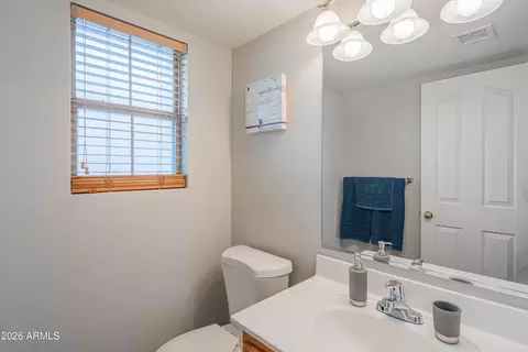 Bath - 1075 E Parkview Ct, Gilbert, AZ 85295 photo 3 of 4