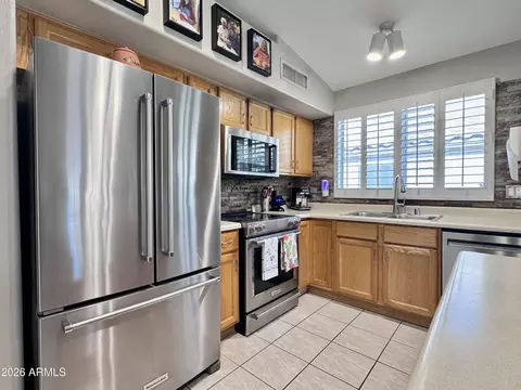 Kitchen - 2271 E Ross Ave, Phoenix, AZ 85024 photo 1 of 4