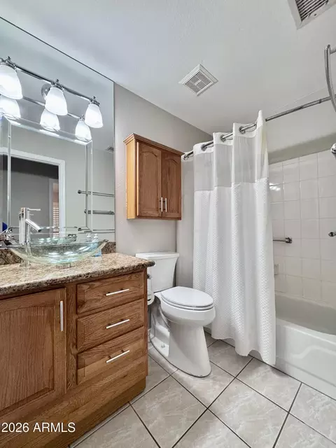 Bath - 2271 E Ross Ave, Phoenix, AZ 85024 photo 1 of 2