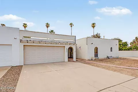 Exterior - 2071 E Cairo Dr, Tempe, AZ 85282 photo 2 of 9