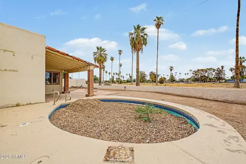 Exterior - 2071 E Cairo Dr, Tempe, AZ 85282 photo 5 of 9
