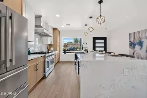 Kitchen - 4221 E Mulberry Dr, Phoenix, AZ 85018 photo 3 of 8