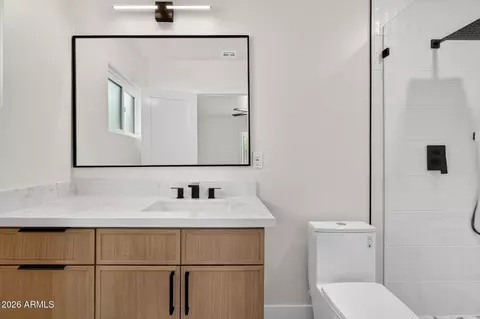 Bath - 4221 E Mulberry Dr, Phoenix, AZ 85018 photo 7 of 8
