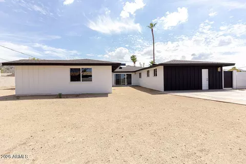 Exterior - 8435 S 16th Pl, Phoenix, AZ 85042 photo 5 of 10