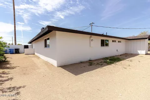 Exterior - 8435 S 16th Pl, Phoenix, AZ 85042 photo 10 of 10
