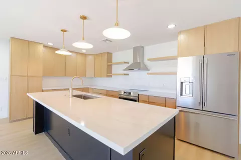 Kitchen - 8435 S 16th Pl, Phoenix, AZ 85042 photo 2 of 12