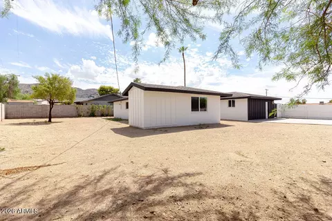 Exterior - 8435 S 16th Pl, Phoenix, AZ 85042 photo 7 of 10