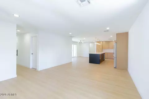 Living - 8435 S 16th Pl, Phoenix, AZ 85042 photo 1 of 2