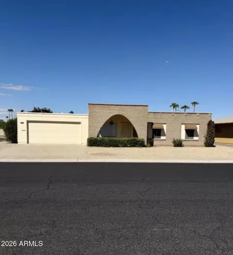 14202 N Lakeforest Dr, Sun City, AZ 85351